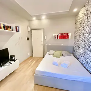 Viale Umbria Colorful And Cosy Studio Italia